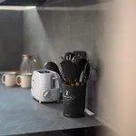 Elite