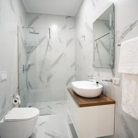 Elite Aparthotel 4*