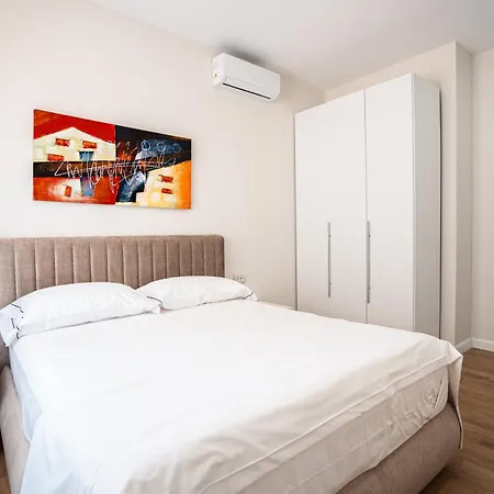 Elite Aparthotel 4*
