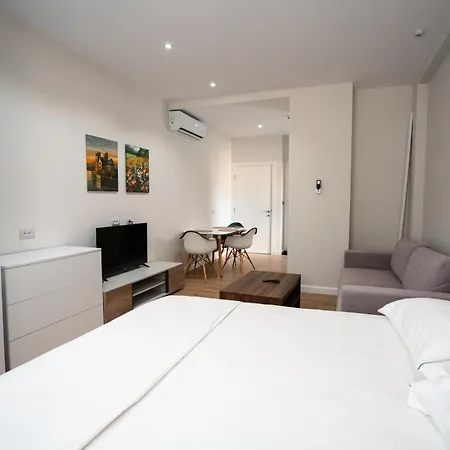 Elite Aparthotel